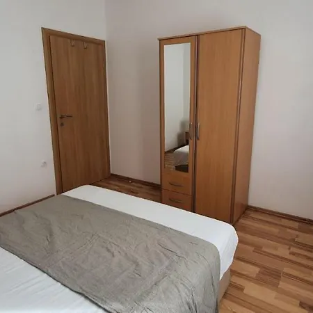Emperor Apartment With 2 Bedrooms *