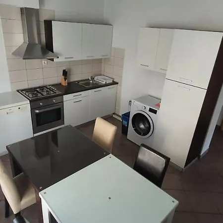 Emperor Apartment With 2 Bedrooms * Slatine