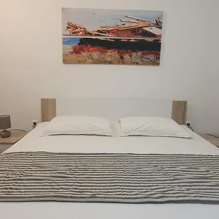 Emperor Apartment With 2 Bedrooms Apartment Slatine
