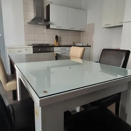 Emperor Apartment With 2 Bedrooms Slatine