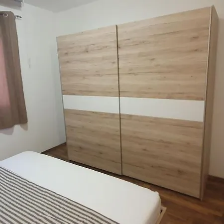 Emperor Apartment With 2 Bedrooms *