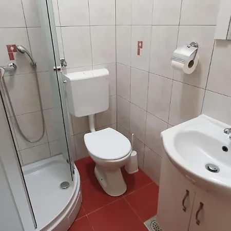 Emperor Apartment With 2 Bedrooms * Slatine