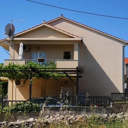 Emperor Apartment With 2 Bedrooms Apartment Slatine