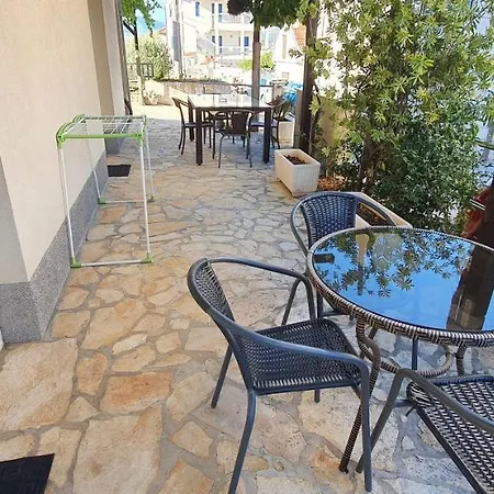 Emperor Apartment With 2 Bedrooms Apartment Slatine